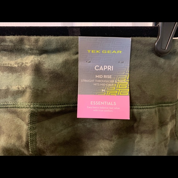 Tek Gear Mid Rise Capri Med - Picture 2 of 5